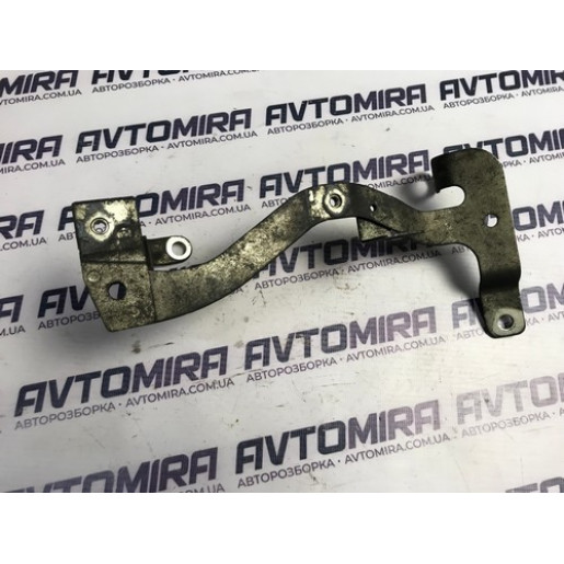 Кронштейн скоба Fiat Punto 3 2005-2018 51828390